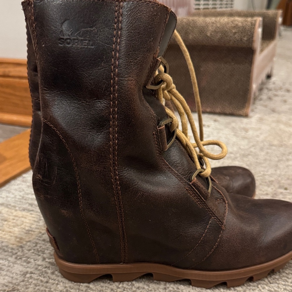 Sorel Women's Dark Brown Lace Up Boots